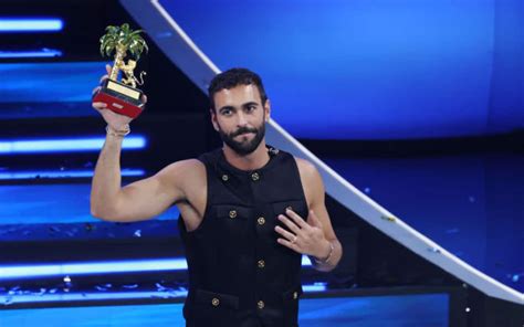 Il Festival di Sanremo 2023: Una celebrazione musicale che ha scosso l'Italia con la vittoria sorprendente di Marco Mengoni e le sue canzoni piene di emozione.