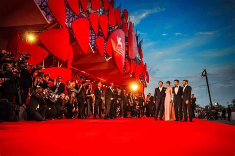 Il Festival Internazionale del Cinema di Hanoi: Un Evento Cinefilo che Celebra la Diversità Culturale e il Potenziale Cinematografico Asiatico