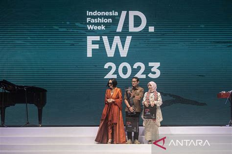 Jakarta Fashion Week: Un evento iconico che celebra la tradizione e l'innovazione nella moda indonesiana